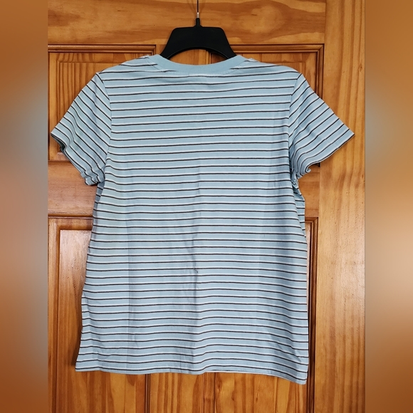Levi's Shirt Women's Size Medium Blue with Stripes NWT - Picture 3 of 5